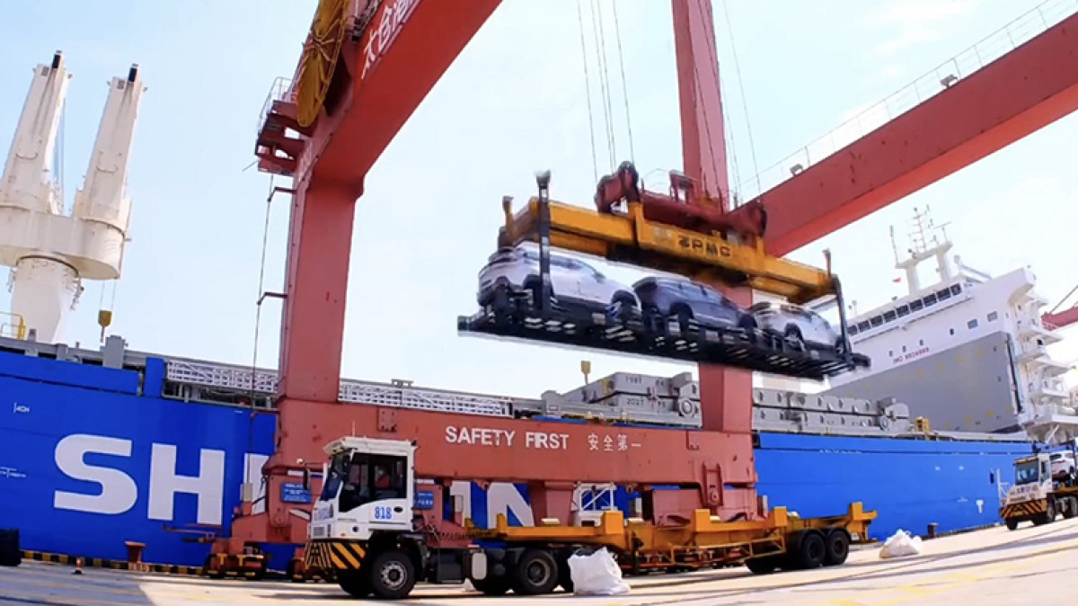 COSCO: Στενή συνεργασία με τον μεγαλύτερο κατασκευαστή αυτοκινήτων της Κίνας