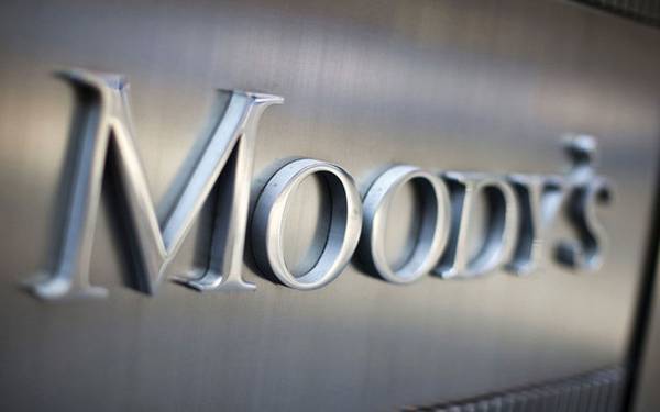 Moody's: Πιστωτικά θετική η συμφωνία Alpha Bank-Davidson Kempner