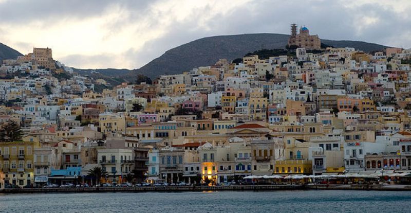 Σύνδεση της Ραφήνας με τη Σύρο ζητά το Επιμελητήριο Κυκλάδων