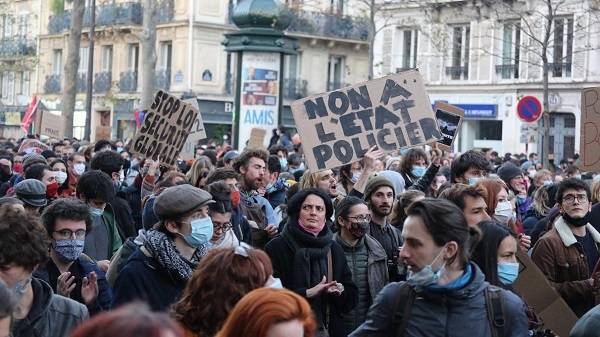 Μαζική κινητοποίηση στη Γαλλία - Η μεγαλύτερη των τελευταίων χρόνων