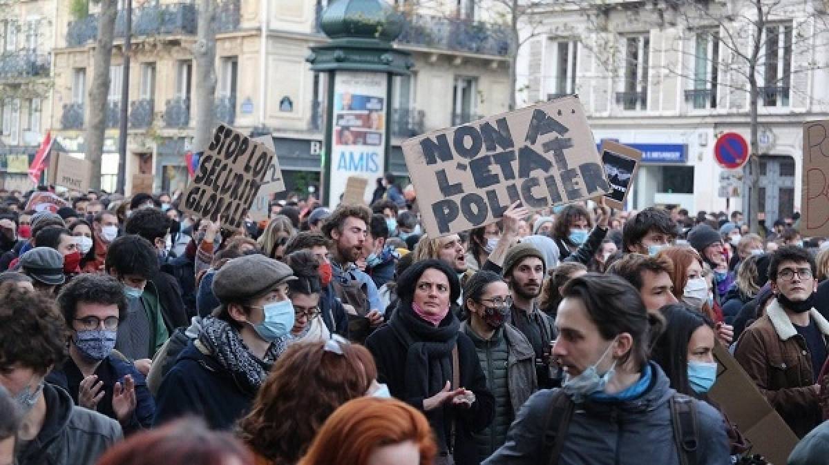 Μαζική κινητοποίηση στη Γαλλία - Η μεγαλύτερη των τελευταίων χρόνων