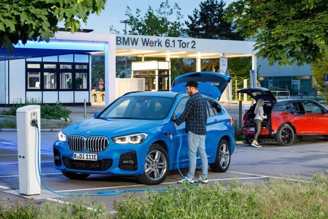 To εργοστάσιο της BMW που φουλάρει στην κατασκευή εξαρτημάτων για τα ηλεκτρικά της μοντέλα