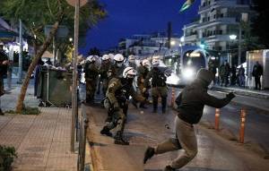 Prorata: Το 61% πιστεύει πως η αστυνομία ασκεί υπερβολική βία