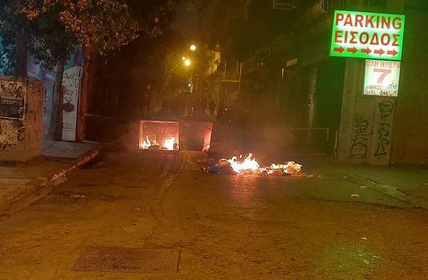 Επεισόδια στα Εξάρχεια μετά την πορεία για τη δολοφονία Γρηγορόπουλου
