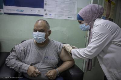 Οι πρόσφυγες στην Ιορδανία εμβολιάζονται κατά του COVID-19