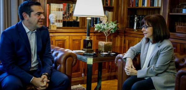 Ο Τσίπρας ζήτησε σύγκληση συμβουλίου αρχηγών από την Σακελλαροπούλου