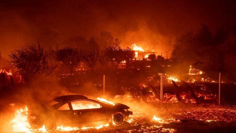 Καλιφόρνια: Τουλάχιστον 31 οι νεκροί από τις πυρκαγιές