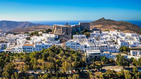 «Έξυπνο» περίπτερο στην Πάτμο που «αφηγείται» την ιστορία του νησιού