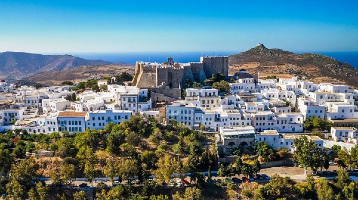 «Έξυπνο» περίπτερο στην Πάτμο που «αφηγείται» την ιστορία του νησιού