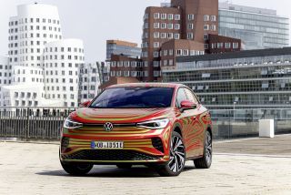 Η Volkswagen θα παρουσιάσει καμουφλαρισμένο το ID.5 GTX στο Μόναχο