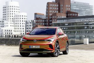Η Volkswagen θα παρουσιάσει καμουφλαρισμένο το ID.5 GTX στο Μόναχο
