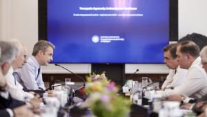 Μαξίμου: Σχέδιο για αγροτικές ενισχύσεις και αυστηρά μέτρα κατά επιζωοτιών