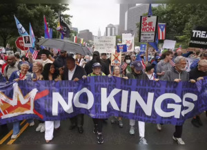 Ένα νέο κίνημα γεννιέται - No Kings: Χιλιάδες ειρηνικές διαδηλώσεις σε ΗΠΑ και Ευρώπη κατά του Τραμπ