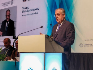 Θεοδωρικάκος: Στήριξη στις μικρομεσαίες επιχειρήσεις και μείωση γραφειοκρατίας