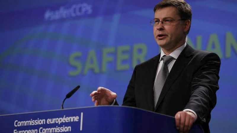 Σαφές μήνυμα Ντομπρόβσκις στην Αθήνα: Συνεχίστε τις μεταρρυθμίσεις