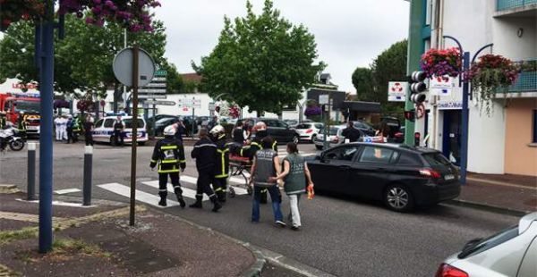 Γαλλία: Δύο ισλαμιστές αποκεφάλισαν παπά- Νεκροί από αστυνομικά πυρά