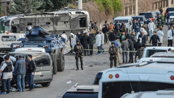 Έκρηξη παγιδευμένου αυτοκινήτου στο Ντιγιάρμπακιρ της Τουρκίας