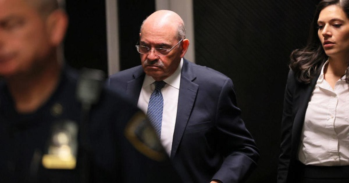 Πέντε μήνες φυλάκιση στον πρώην οικονομικό διευθυντή του Τραμπ