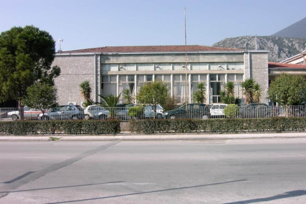 Φωτιά στο ΕΠΑΛ Άμφισσας- Δέκα άτομα στο νοσοκομείο