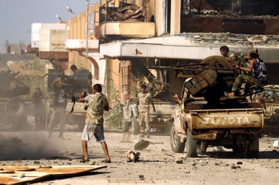 Λιβύη: Δυνάμεις του Χαφτάρ «σφυροκοπούν» την Τρίπολη