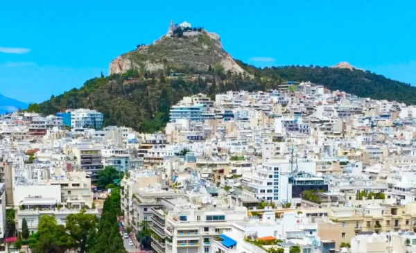 Πέλεκυς προστίμων για τα Airbnb