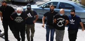 Πολιτική αντιπαράθεση για την υπόθεση του αστυνομικού που εξέδιδε 19χρονη