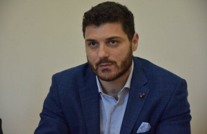 Τεμπονέρας: Ο Τσίπρας είναι ο μόνος εγγυητής της ενότητας