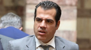 Πλεύρης: Οι 247 μετανάστες θα παραμείνουν σε καθεστώς εγκλεισμού μέχρι την επιστροφή τους