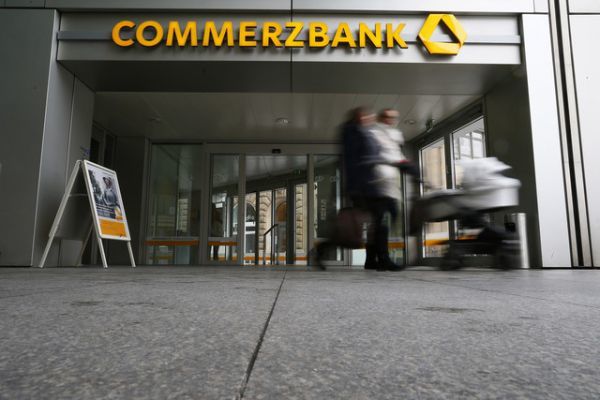 Χιλιάδες απολύσεις από την Commerzbank στη Γερμανία