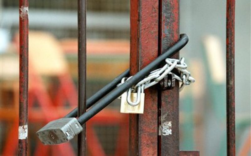 Τα πρώτα δύο επιμελητήρια που βρίσκονται μια ανάσα πριν το λουκέτο