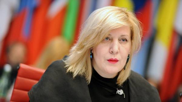 Σεβασμό στα δικαιώματα των Αφγανών προσφύγων απαιτεί η Επίτροπος Mijatović