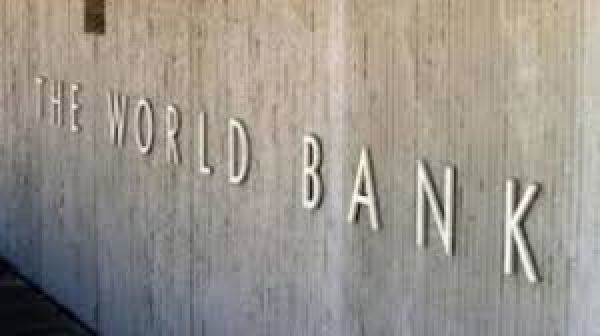 Politico: Το αίτημα δανείου στην Παγκόσμια Τράπεζα περιπλέκει το πρόγραμμα διάσωσης