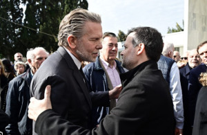 Πλήθος κόσμου στο «τελευταίο αντίο» στην Αιμιλία Γερουλάνου