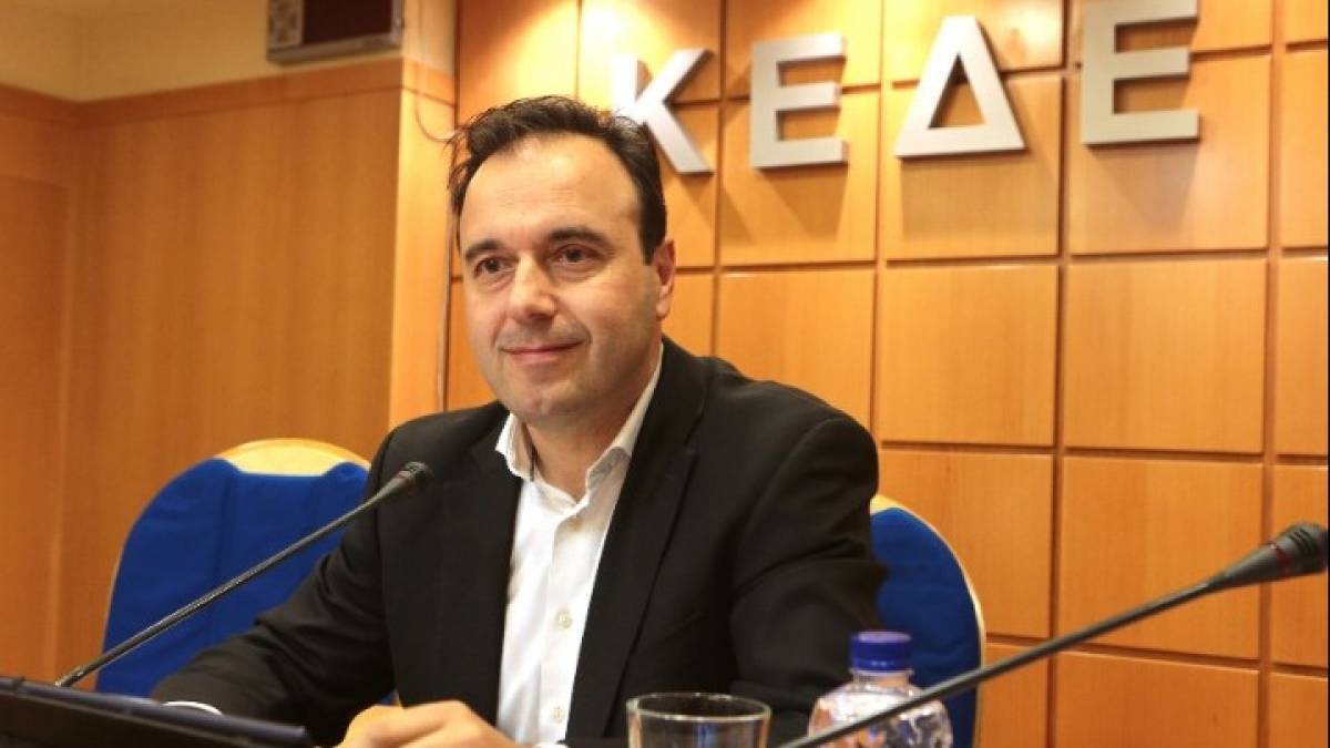 Πρόεδρος ΚΕΔΕ: Οι δήμοι συμβάλλουν με προσωπικό στα Εμβολιαστικά Κέντρα