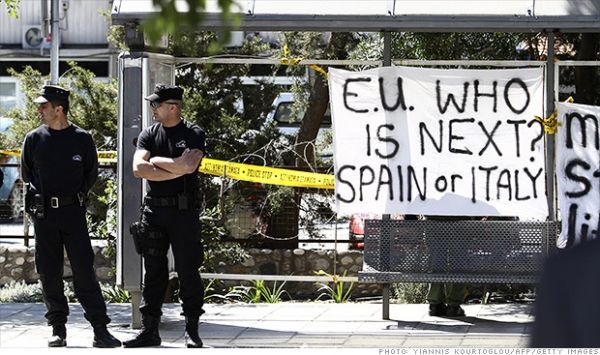 Πολιτικό χάος στην Κύπρο - Προς παραίτηση ο Σαρρής ενώ το ΔΗΣΥ θα απέχει από την ψηφορία