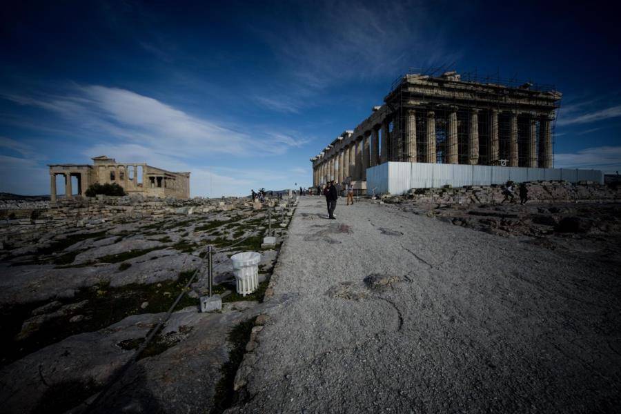 Τουρισμός: Σε πολλαπλές ταχύτητες η ανάκτηση του χαμένου εδάφους