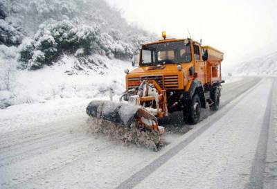 Καραμπόλα 20 αυτοκινήτων στα Καλάβρυτα λόγω χιονιά