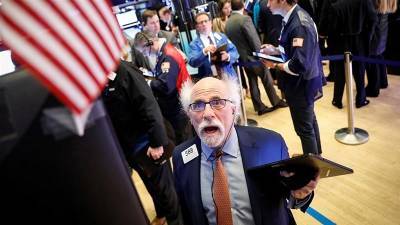 Κορυφώνεται στη Wall Street η επίδραση του κοροναϊού στις διεθνείς αγορές