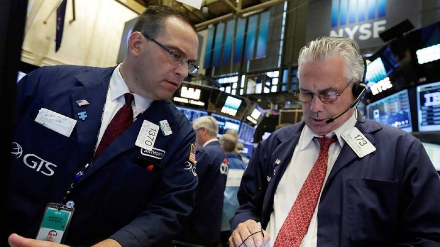Η Wall Street ξεπερνά το πληθωριστικό σοκ