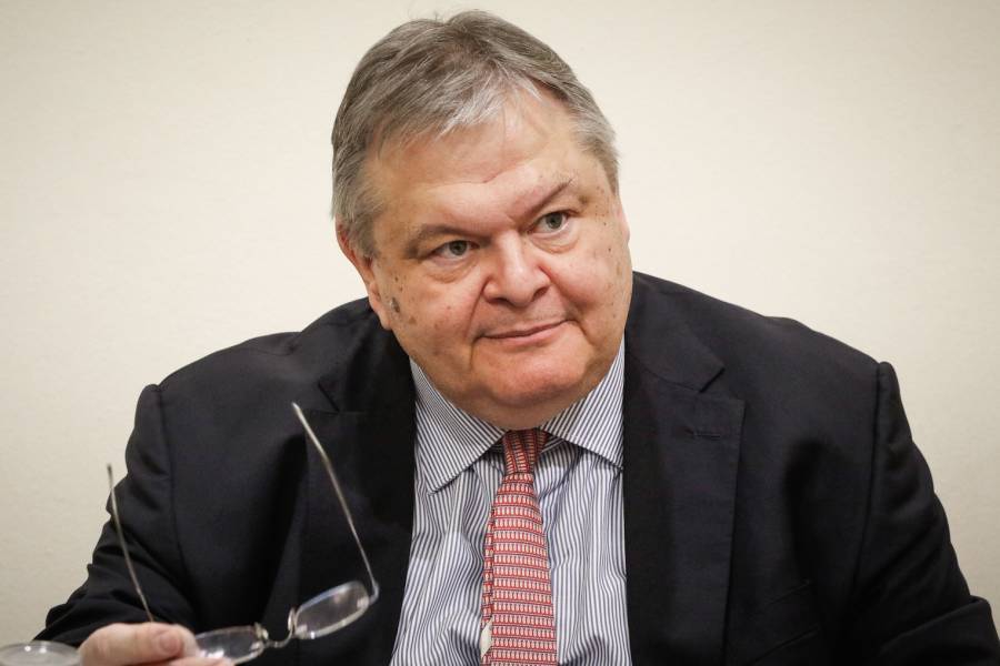 Ο Βενιζέλος επιστρέφει στο ΑΠΘ, αλλά δεν αποσύρεται