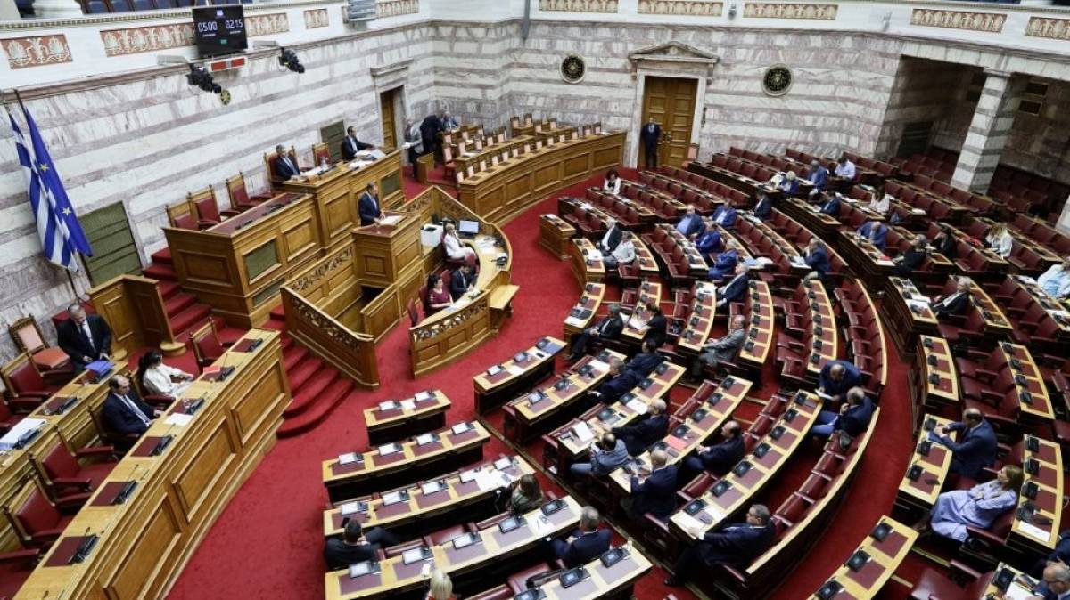 Βουλή: Συζήτηση σε επίπεδο αρχηγών για την πανδημία (δείτε live)