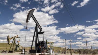 Υποχωρούν πετρέλαιο και φυσικό αέριο- Βλέμματα σε Ουκρανία και ΗΠΑ