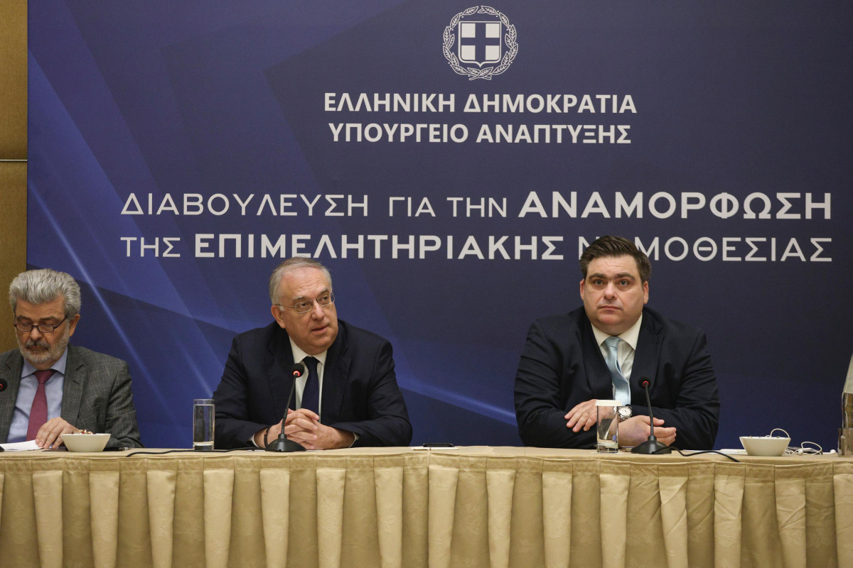 Θεοδωρικάκος: Αξιόπιστος διάλογος για την αναμόρφωση της επιμελητηριακής νομοθεσίας
