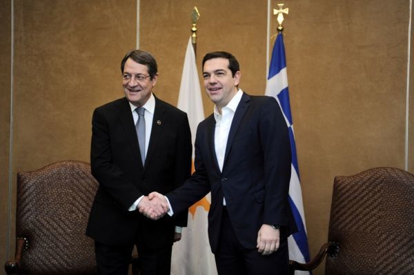 Ο Τσίπρας μετέφερε στον Αναστασιάδη όσα είπε με τον Γιλντιρίμ