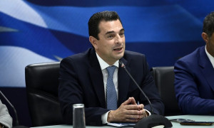 Μήνυμα Σκρέκα στα σούπερ μάρκετ για τις εκπτώσεις