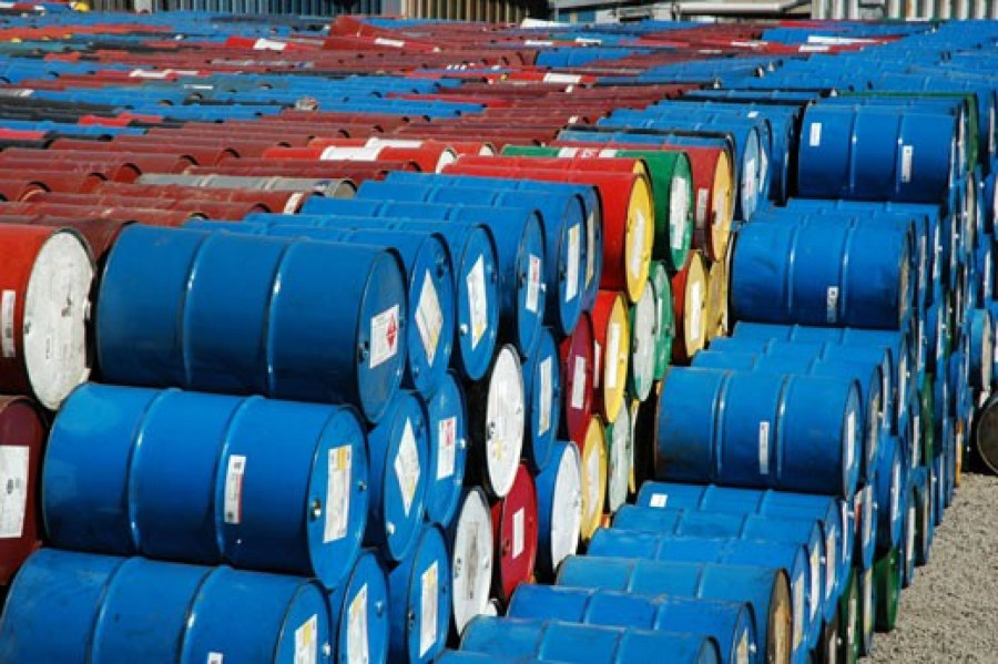 Πετρέλαιο: Σπάνια δημοπρασία της Aramco – Η Κίνα αγοράζει 24 εκατ. βαρέλια εν μέσω πολέμου