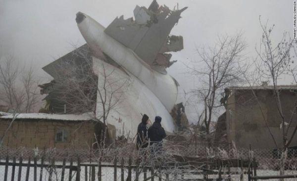 Τραγωδία στο Κιργιστάν: 37 νεκροί από συντριβή αεροσκάφους (εικόνες-βίντεο)