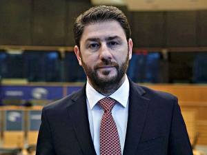 Ανδρουλάκης: Υπερκέρδη εμφανίζουν μεγάλες εταιρείες παραγωγής ενέργειας
