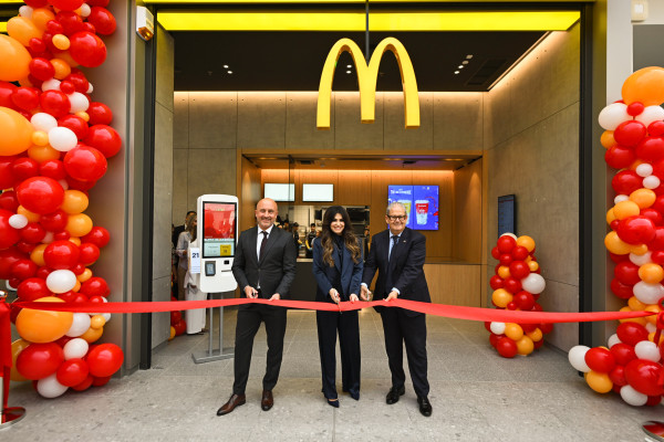 McDonalds: Επενδύει €1,4 εκατ. σε κατάστημα «σημαία» στο The Mall Athens και σηκώνει ταμπέλα «Μακ Ντόναλντς»