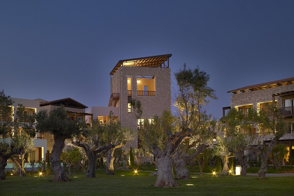 Μειώθηκαν κατά 80% οι εκπομπές ρύπων στην Costa Navarino